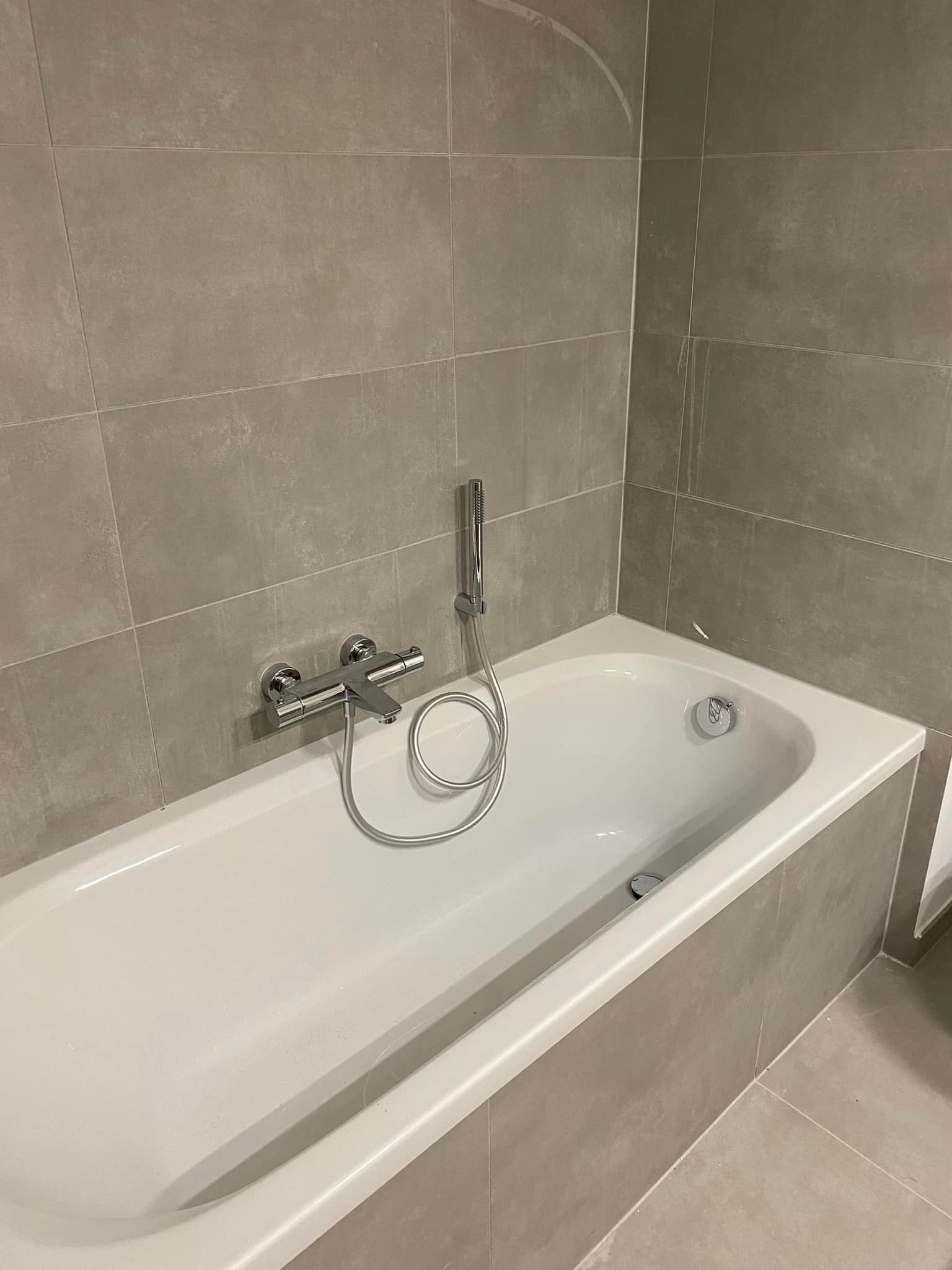 Nieuwe badkamer — VT Verwarming Sanitair Sint-Amandsberg